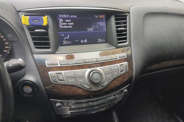 Used Infiniti JX 2013 JX35 Two-Wheel-Drive Excellence Edition
