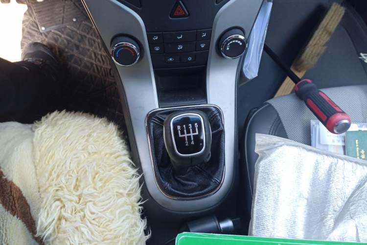 Used Chevrolet Cruze 2011 1.6L SL MT Gear Lever