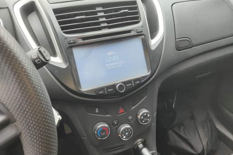 Used Chevrolet Trax 2014 1.4T Automatic Two-Wheel Drive Comfort Version Audio And AC Panel