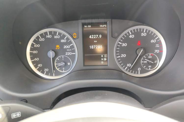 Used Mercedes-Benz Vito 2018 2.0T Business Version China VI Emission Standard
