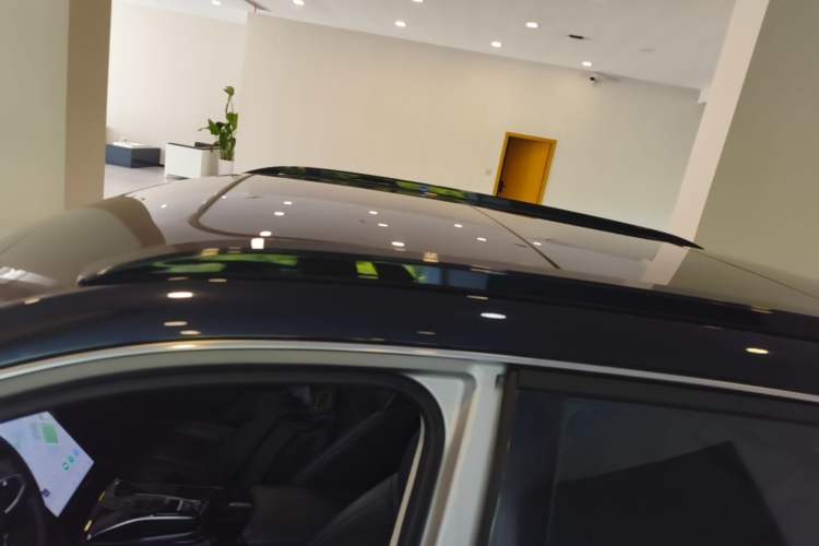 Ojetý Dongfeng Aeolus Mage 2023 DH-i 1.5T Prestige Edition