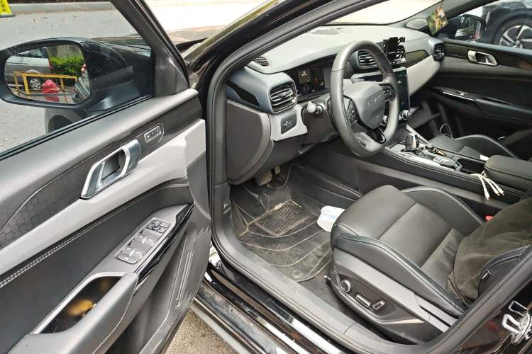 Used Lynk & Co 03 2022 1.5TD DCT JingPro Driver Seat