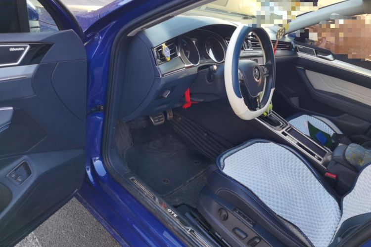 Used Volkswagen Magotan GTE Plug-in Hybrid 2020 GTE Prestige Model Driver Seat