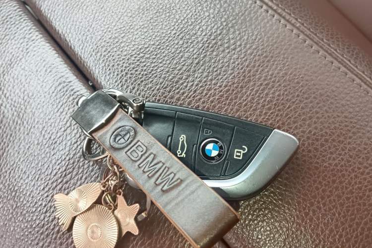 Used BMW X5 2015 xDrive28i
