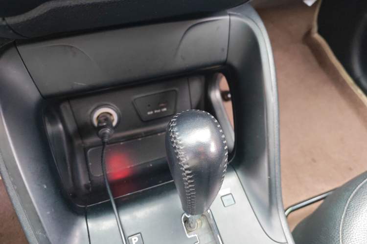 Used Hyundai ix35 2013 2.0L Automatic Two-Wheel Drive Smart GLS China IV Standard