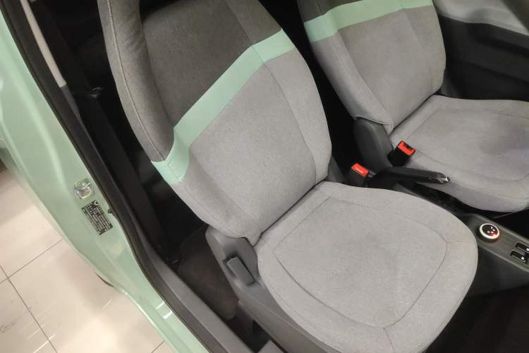 Used Wuling Hongguang MINIEV 2022 Macaron Premium Model – Lithium Iron Phosphate Right Front Seat