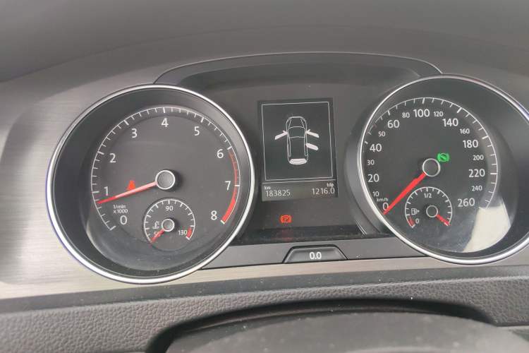 Used Volkswagen Golf 2014 1.4TSI Automatic Luxury Model Instrument Cluster