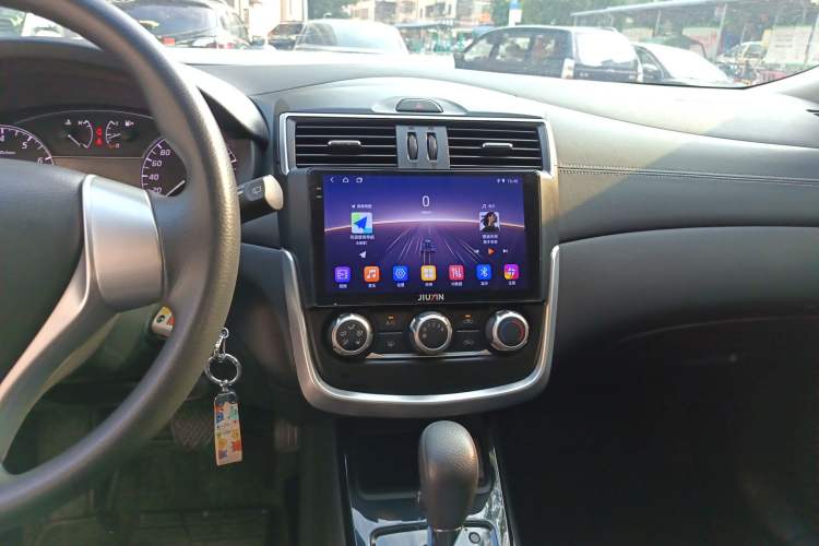 Used Nissan Tiida 2016 1.6L CVT Cool Dynamic Edition
