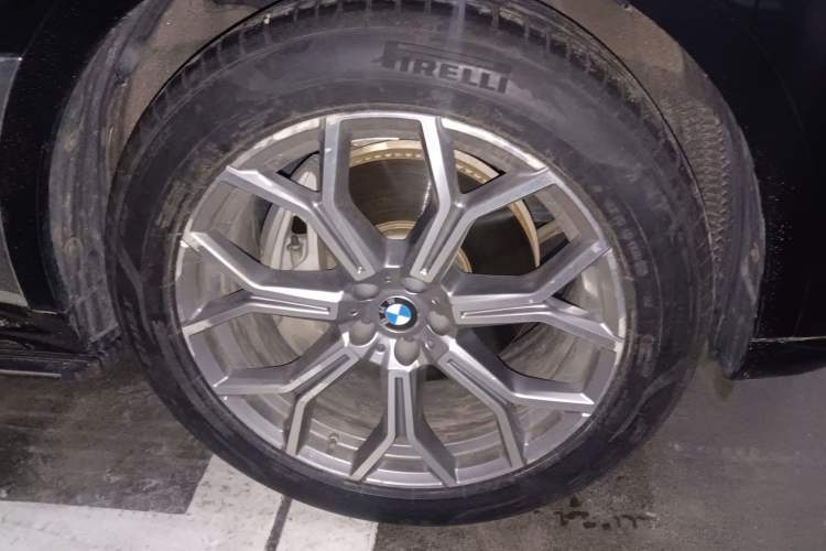 Used BMW X7 2019 xDrive40i Luxury Package with Leading Features