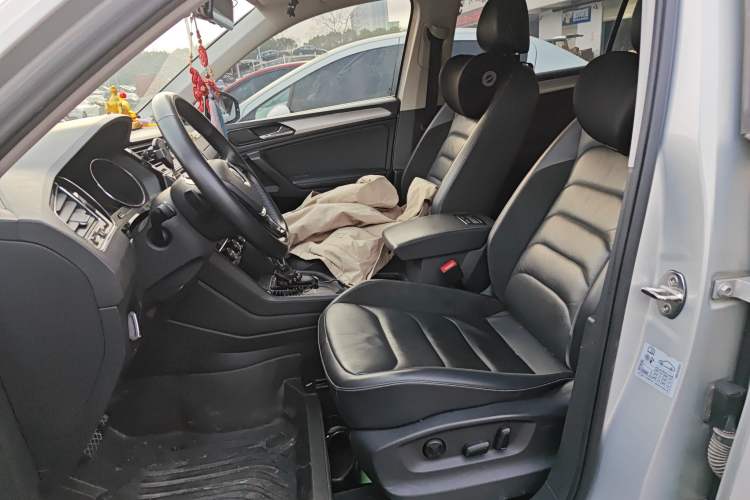 Used Volkswagen Tiguan L 2017 330TSI Automatic Two-Wheel Drive Luxury Edition