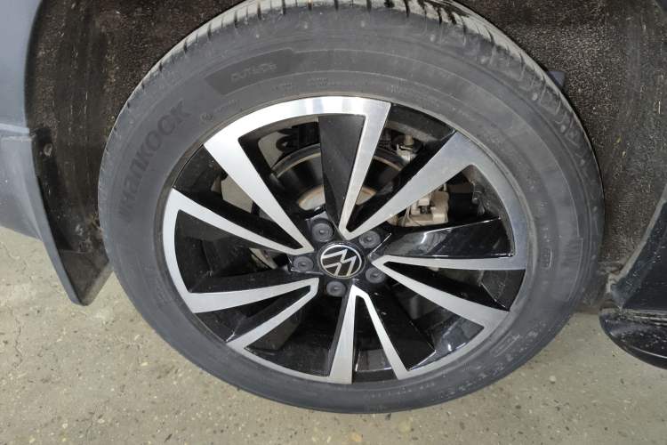 Used Volkswagen Tharu 2022 280TSI Two-Wheel-Drive Luxury Edition Right Rear Wheel Hub