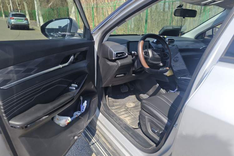 Used Dongfeng Aeolus Mage 2023 DH-i 1.5T Luxury Edition