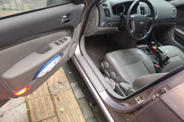 Used Chevrolet Epica 2013 1.8 SL ZhiZhen Edition MT Driver Seat