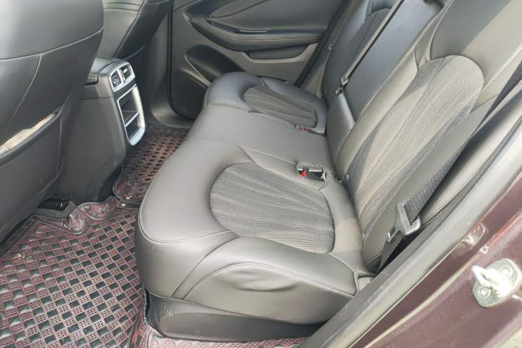 Used Buick Envision 2015 20T Two-Wheel-Drive Leading Model
