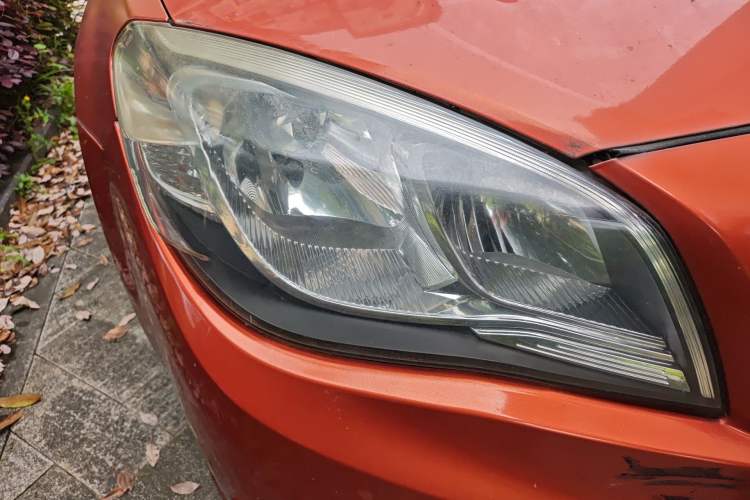 Used Soueast V6 Lingshi 2013 1.5L CVT Elite Edition Right Front Headlight