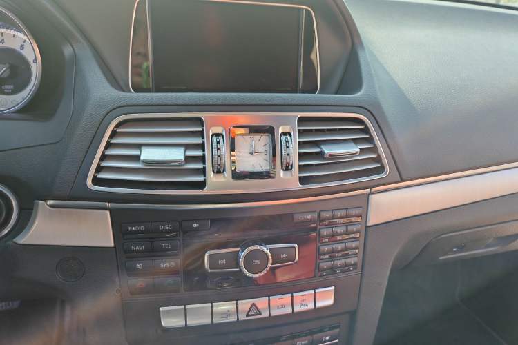 Used Mercedes-Benz E-Class 2014 E 260 Coupe Audio And AC Panel