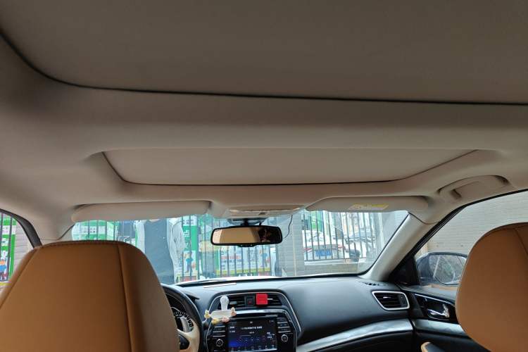 Used Nissan Maxima 2016 2.5L XV Ultimate Edition Headliner