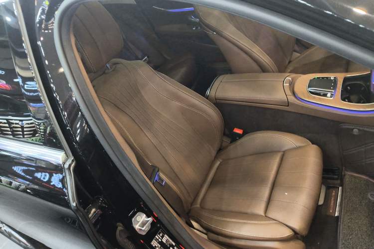 Used Mercedes-Benz E-Class 2023 Facelift E 260 L