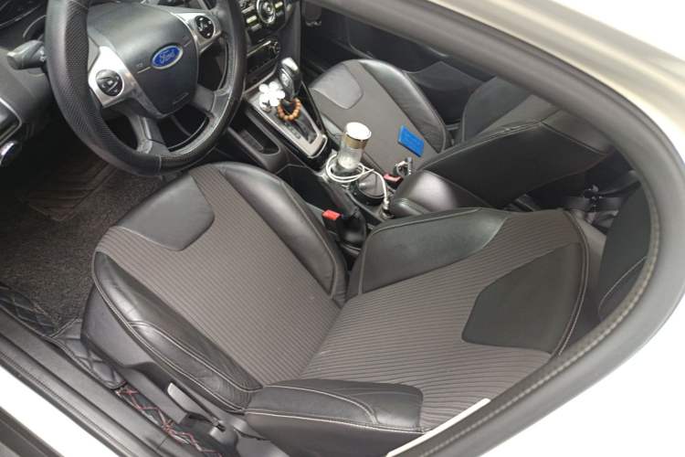 Used Ford Focus 2012 Sedan 1.6L Automatic Fashion Edition Left Front Seat