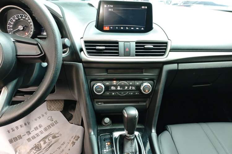 Used Mazda 3 Axela 2017 Sedan 1.5L Automatic Luxury Model Emission Standard China V