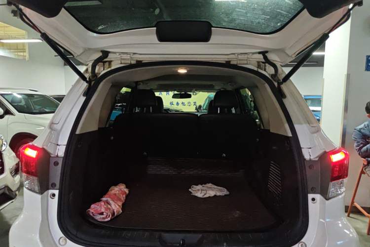 Used Nissan Terra 2018 2.5L Automatic 2WD Luxury Edition
