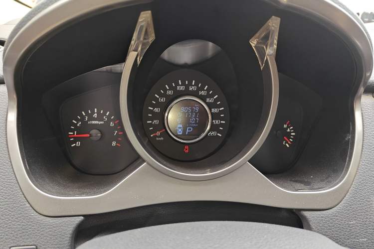 Used Huatai Santa Fe 2016 1.5T Gasoline Automatic Two-Wheel Drive i3 Model with Smart Features
