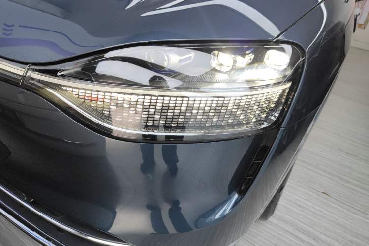 Used Hima AITO M9 2024 Range-Extended Ultra Version 42 kWh 6-Seater Model
