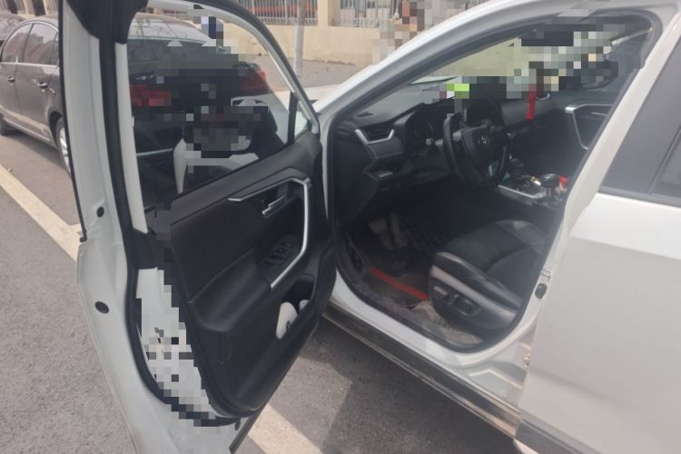 Used Toyota Wildlander 2020 2.0L CVT Two-Wheel Drive Luxury Edition Driver Seat