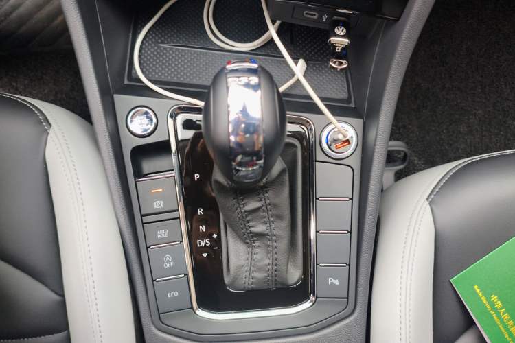 Used Volkswagen Bora 2025 Model, Facelifted 300TSI DSG Zunxing Edition