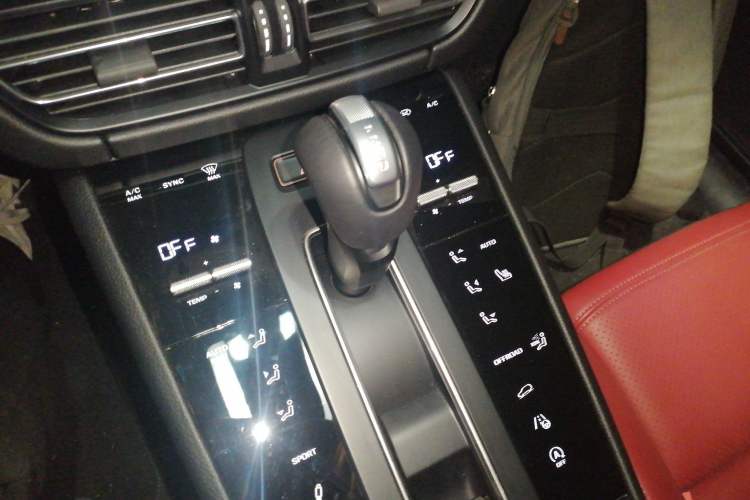 Used Porsche Macan 2024 Macan 2.0T