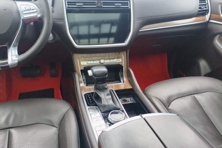 Used Roewe RX8 2018 30T Smart Connectivity All-Wheel Drive Supreme Edition