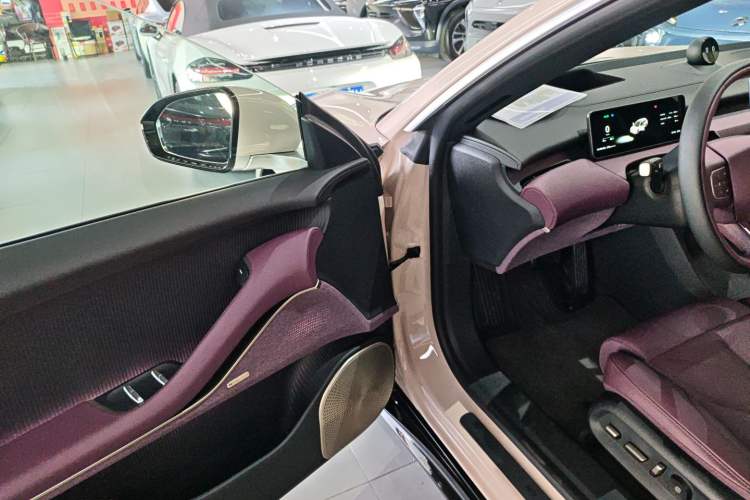 Used Nio ET5T 2025 75 kWh Touring Driver Seat