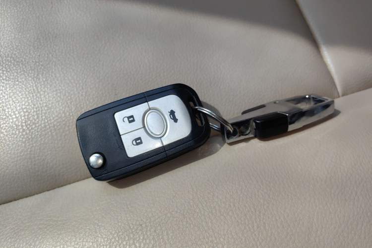 Used Buick Excelle 2015 1.5L Automatic Classic Model
