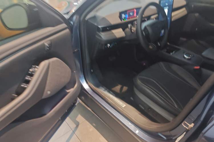 Used Ford Mustang Mach-E 2021 AION Y Plus Rear-Drive Luxury Edition (Long Range)
