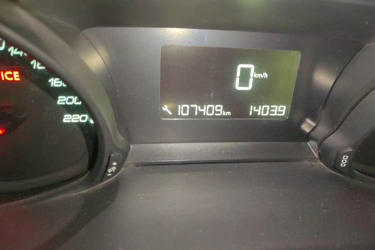 Used Peugeot 308 2016 1.6L Manual Fashion Edition Odometer Close Up