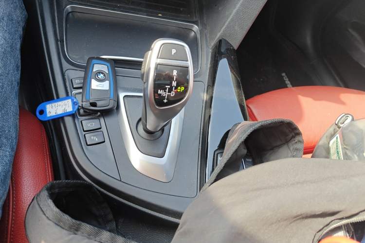 Used BMW 3 Series GT 2020 320i M Sport Night Edition Gear Lever