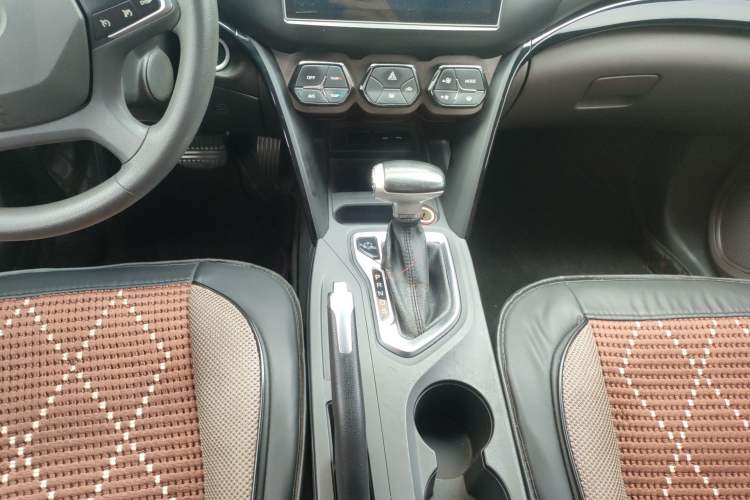 Used GAC Trumpchi GS4 2015 200T G-DCT Elite Edition Gear Lever