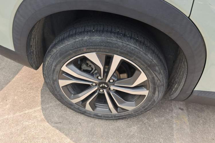Used Wuling Asta 2021 1.5T CVT Starlight Edition Right Rear Wheel Hub