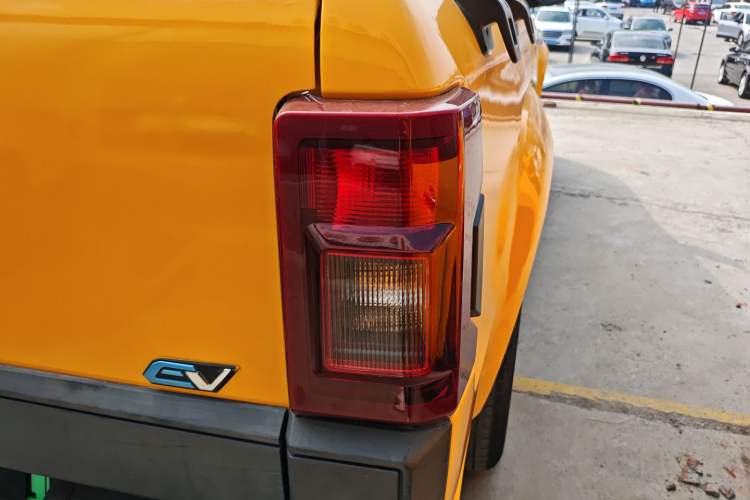 Used JMC Yuhu EV 2022 4x2 LX JX1032PSEF5BEV Exterior 3