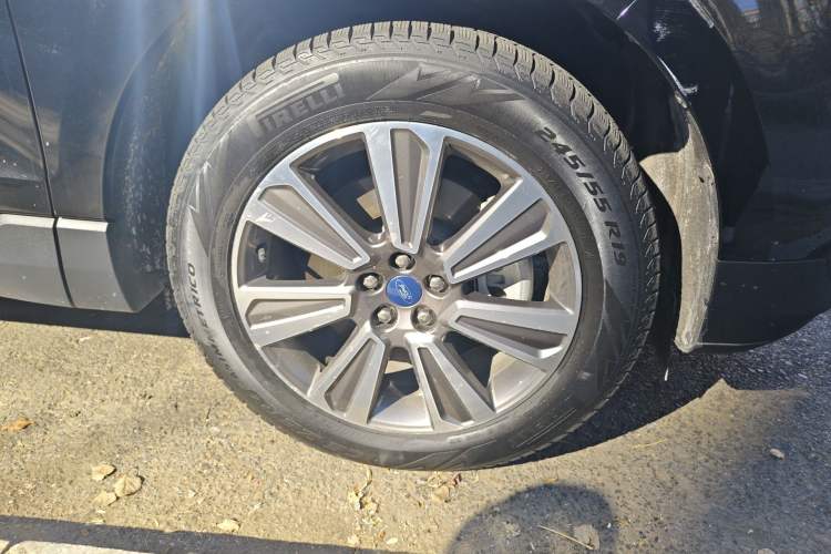 Used Ford Edge 2021 PLUS EcoBoost 245 Two-Wheel-Drive Platinum Edition 5 Seats