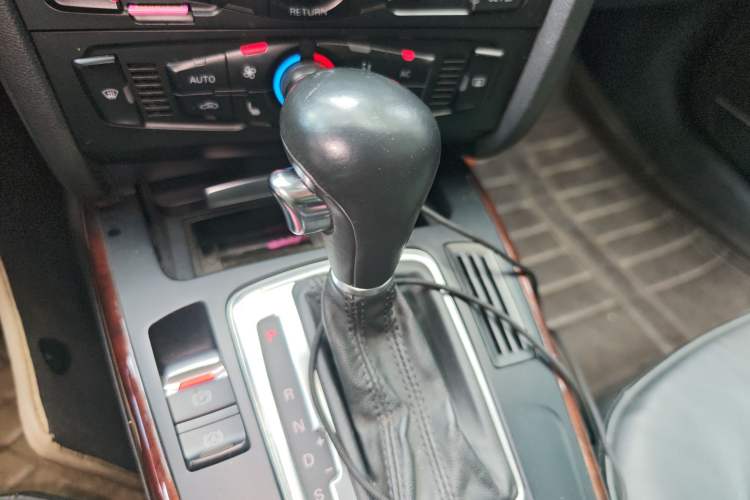 Used Audi A4L 2011 2.0 TFSI Comfort Model