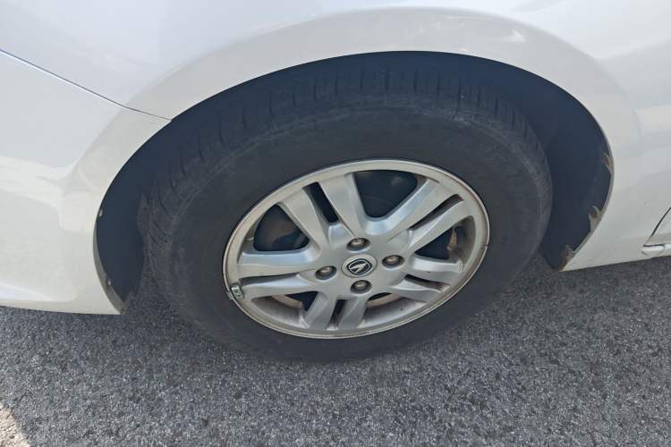 Used CHANGAN Alsvin V5 2012 1.5L Manual Dream Edition Exterior 4