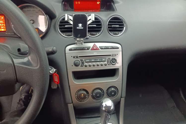 Used Peugeot 408 2011 2.0L Automatic Comfort Edition Audio And AC Panel