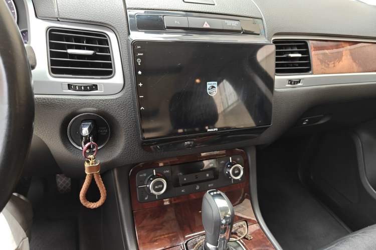 Used Volkswagen Touareg 2011 3.0 TSI Standard Version