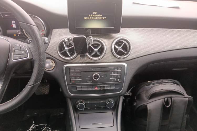 Used Mercedes-Benz GLA 2016 GLA 200 Fashion Model Audio And AC Panel
