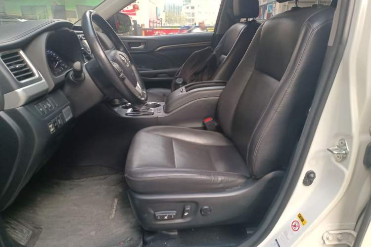 Used Toyota Highlander 2015 2.0T Four-Wheel Drive Ultimate Edition 7-Seater
