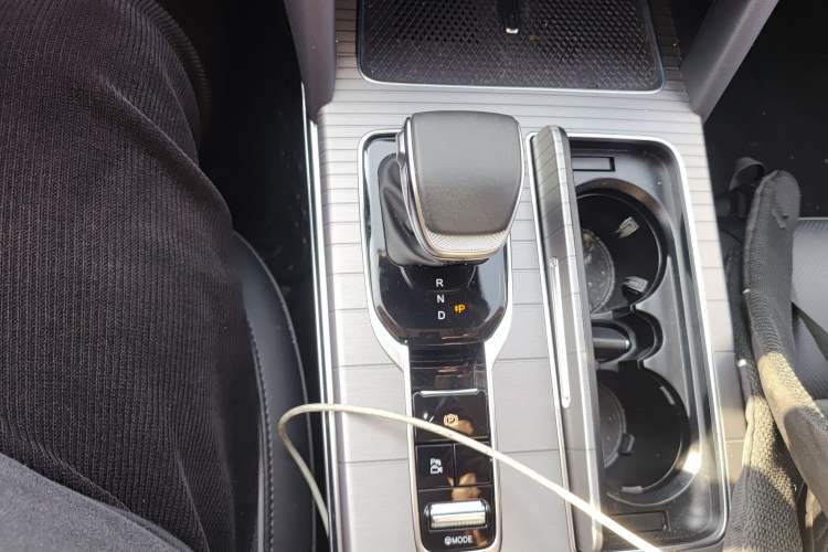 Used Hongqi HS7 PHEV 2024 2.0T PHEV Four-Wheel Drive Flagship Edition 6 Seats
