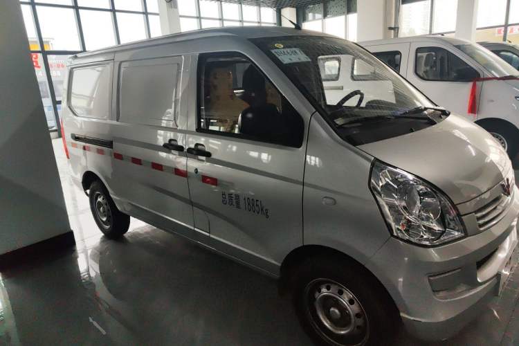 Used Wuling Rongguang S 2023 1.5L Basic Enclosed-Window Vehicle 2 Seats
