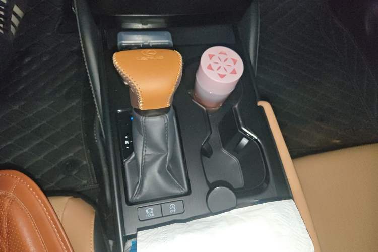 Used Lexus ES 2023 200 Excellence Edition
