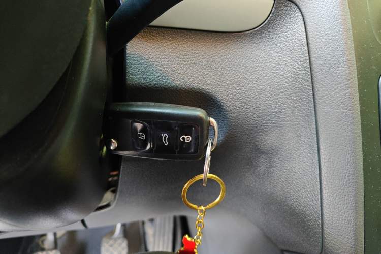 Used Volkswagen Touran 2015 1.4T Manual Fashion Edition 5-Seater
